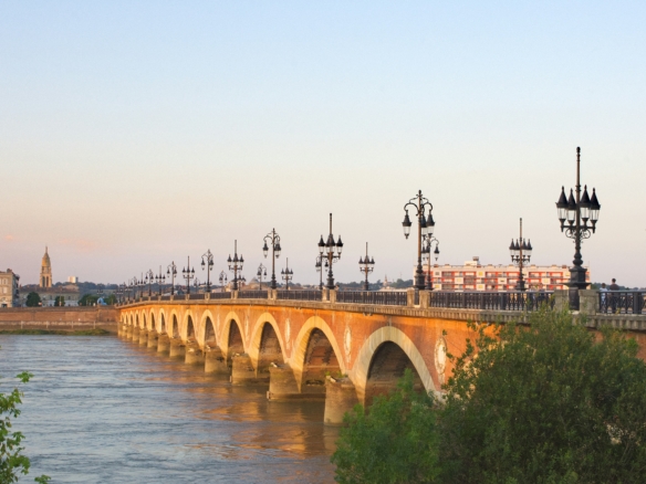Pont de pierre bordeaux